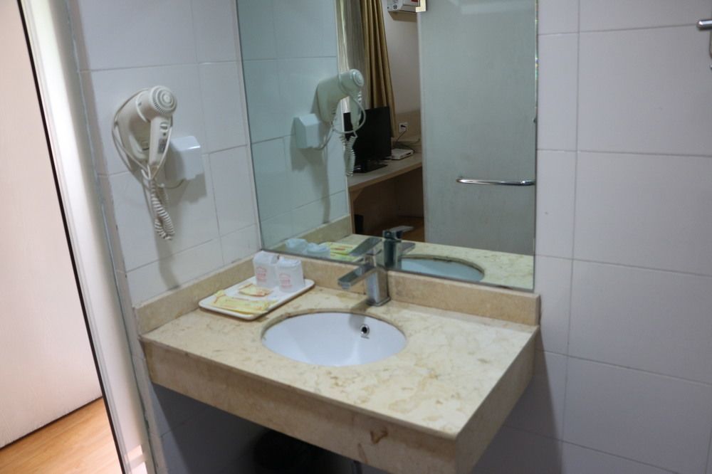 Yixin Business Hotel Guangzhou Dış mekan fotoğraf